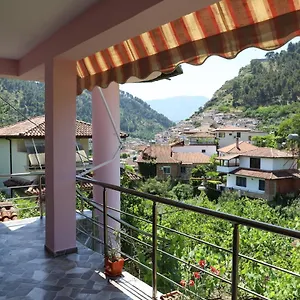 Bumbli Guest house Berat